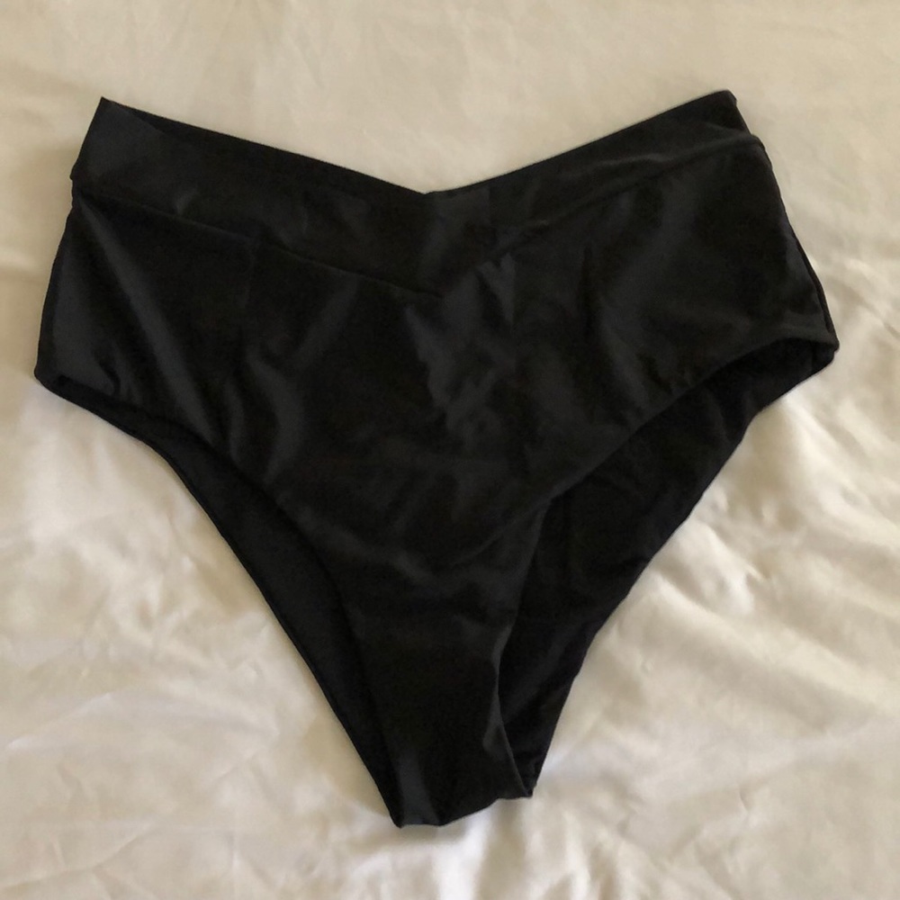 Solid high waisted bikini bottom